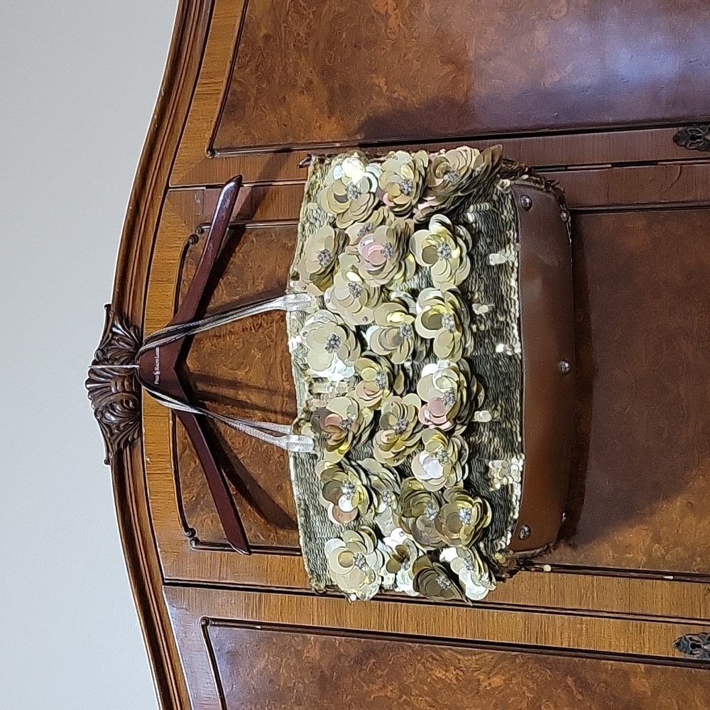 RARE VALENTINO ROSETTA GOLD TOTE. - Picture 3 of 16